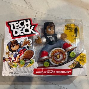 Tech deck Shred N' Blast SK8Board. New in box. Includes ramp